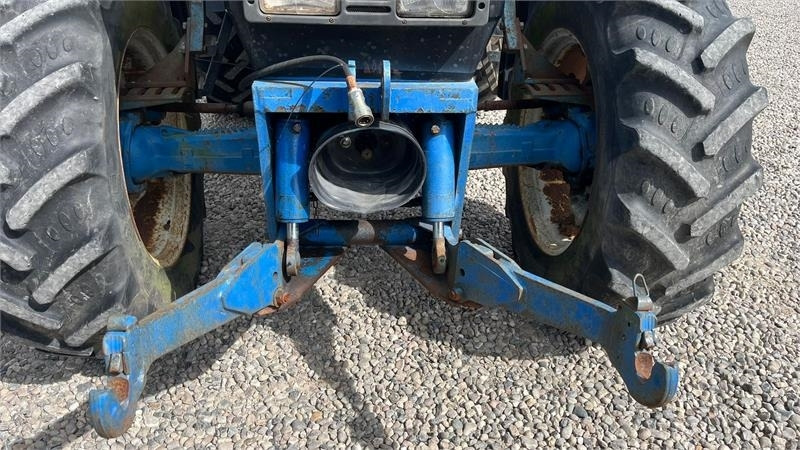 New Holland 8240 SLE Med frontlift og frontPTO - Máy cày: hình 4 New Holland 8240 SLE Med frontlift og frontPTO - Máy cày: hình 4