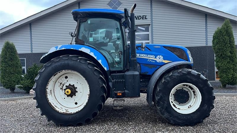 New Holland T7.230 Autocommand med frontlift og nye bagdæk er - Máy cày: hình 2 New Holland T7.230 Autocommand med frontlift og nye bagdæk er - Máy cày: hình 2