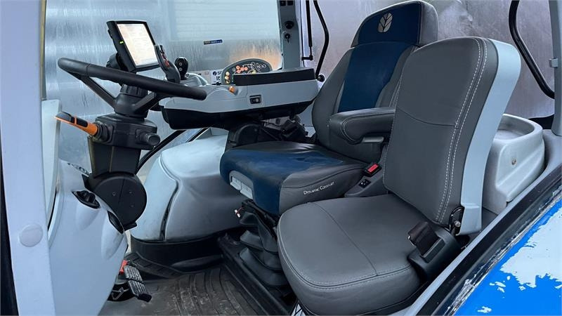 New Holland T7.230 Autocommand med frontlift og nye bagdæk er - Máy cày: hình 5 New Holland T7.230 Autocommand med frontlift og nye bagdæk er - Máy cày: hình 5