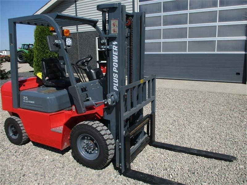 PlusPower 25 2500kg truck, med hydraulisk sideskif - Xe nâng diesel: hình 5 PlusPower 25 2500kg truck, med hydraulisk sideskif - Xe nâng diesel: hình 5