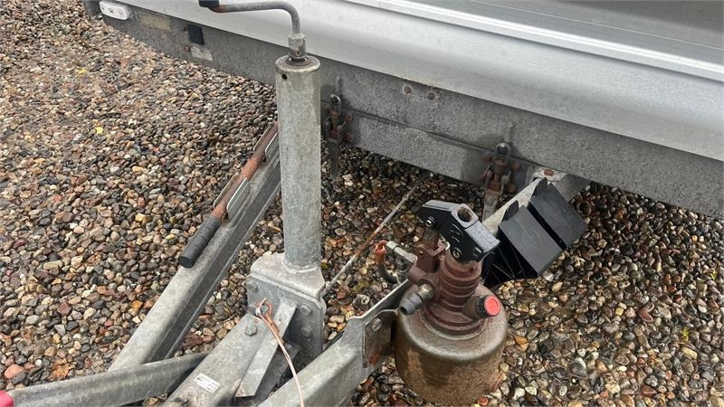 Selandia Maskintrailer med vip og rampe med hydrau - Rơ moóc thùng lửng/ Phẳng: hình 4 Selandia Maskintrailer med vip og rampe med hydrau - Rơ moóc thùng lửng/ Phẳng: hình 4