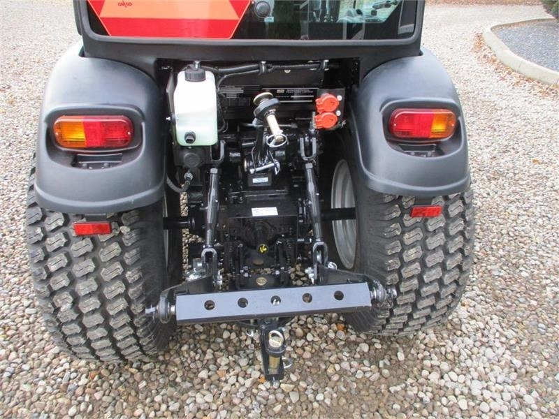 Solis 26 HST Med kabine, Turf dæk og frontlift - Máy cày: hình 5 Solis 26 HST Med kabine, Turf dæk og frontlift - Máy cày: hình 5