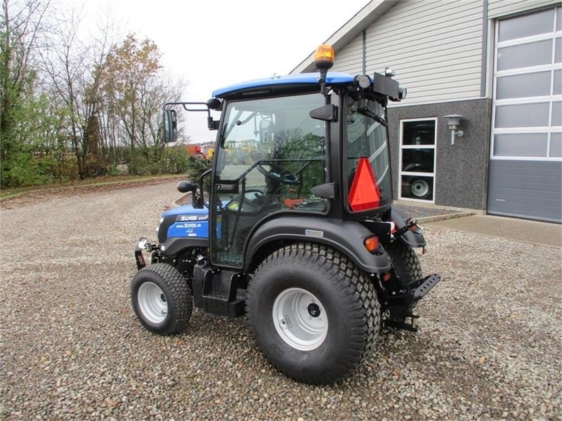 Solis 26 HST Med kabine, Turf dæk og frontlift - Máy cày: hình 3 Solis 26 HST Med kabine, Turf dæk og frontlift - Máy cày: hình 3
