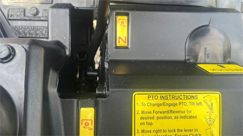 Máy cày Solis S26 6+2 gearmaskine med servostyring: hình 7 Máy cày Solis S26 6+2 gearmaskine med servostyring: hình 7