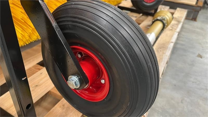 Thyregod TK 1600 PTO, med hydraulisk sving. - Chổi: hình 3 Thyregod TK 1600 PTO, med hydraulisk sving. - Chổi: hình 3