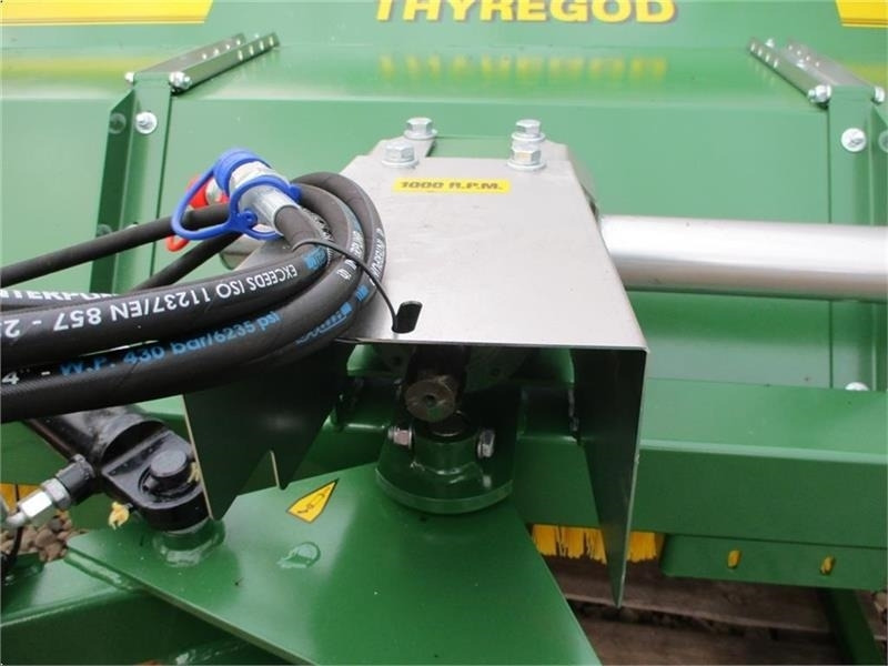 Thyregod TK 2300 TK2300 Med hydraulisk sving og PTO-træk - Chổi cho Máy móc nông nghiệp: hình 5 Thyregod TK 2300 TK2300 Med hydraulisk sving og PTO-træk - Chổi cho Máy móc nông nghiệp: hình 5
