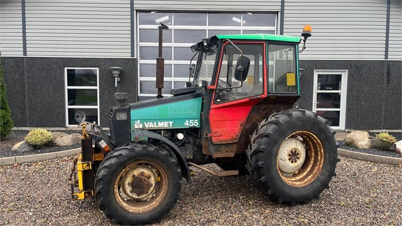 Valmet 455 Med en slags frontlift - Máy cày: hình 1 Valmet 455 Med en slags frontlift - Máy cày: hình 1