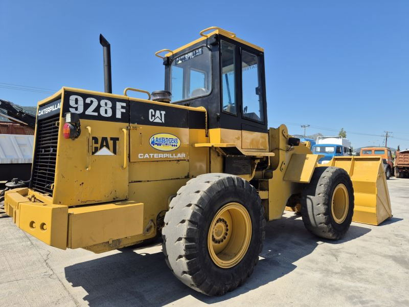 Caterpillar CAT 928F - Máy xúc lật bánh lốp: hình 1 Caterpillar CAT 928F - Máy xúc lật bánh lốp: hình 1