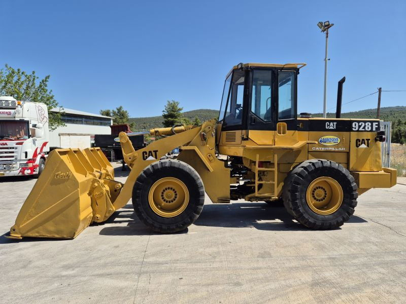 Caterpillar CAT 928F - Máy xúc lật bánh lốp: hình 4 Caterpillar CAT 928F - Máy xúc lật bánh lốp: hình 4