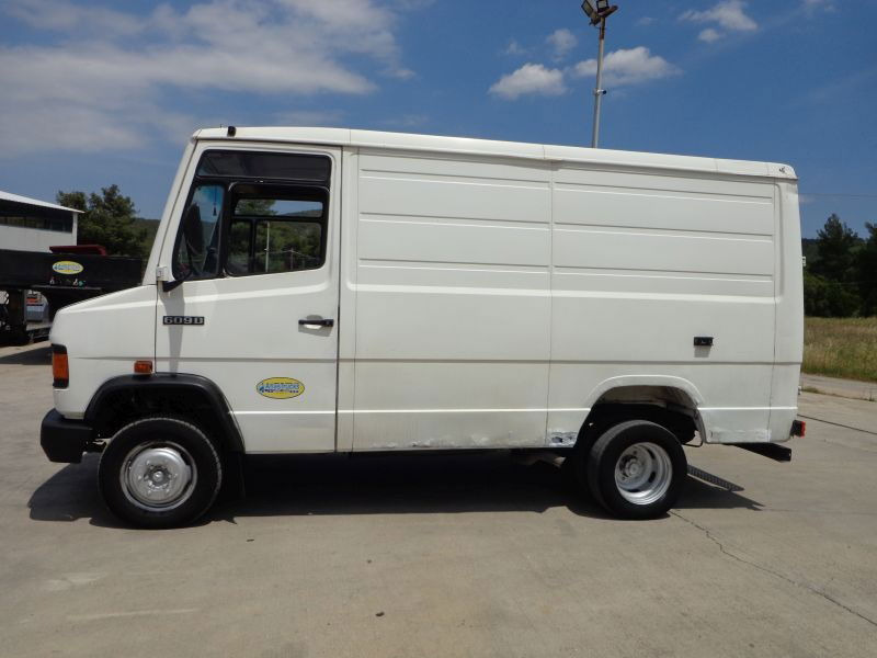 Mercedes-Benz Sprinter Mercedes Benz 609D - Xe van chở hàng: hình 3 Mercedes-Benz Sprinter Mercedes Benz 609D - Xe van chở hàng: hình 3