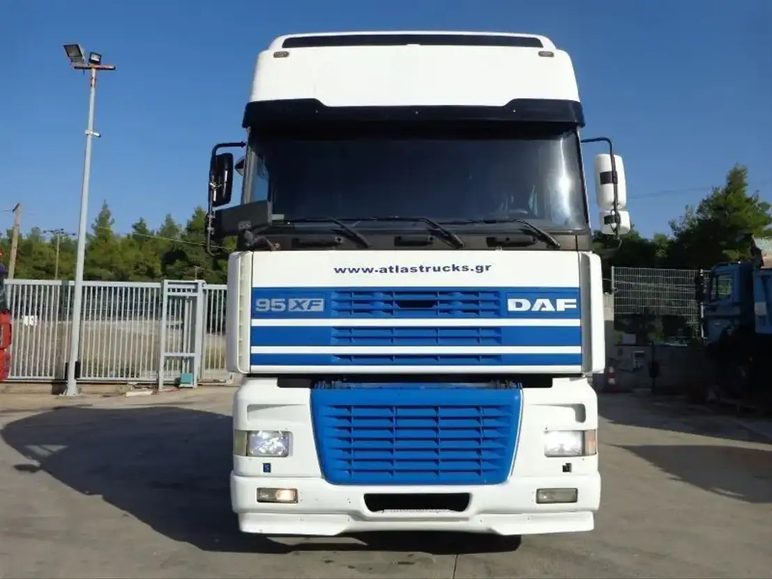 DAF XF 480 DAF XF.480 4X2 Super Space Intarder - Xe đầu kéo: hình 3 DAF XF 480 DAF XF.480 4X2 Super Space Intarder - Xe đầu kéo: hình 3