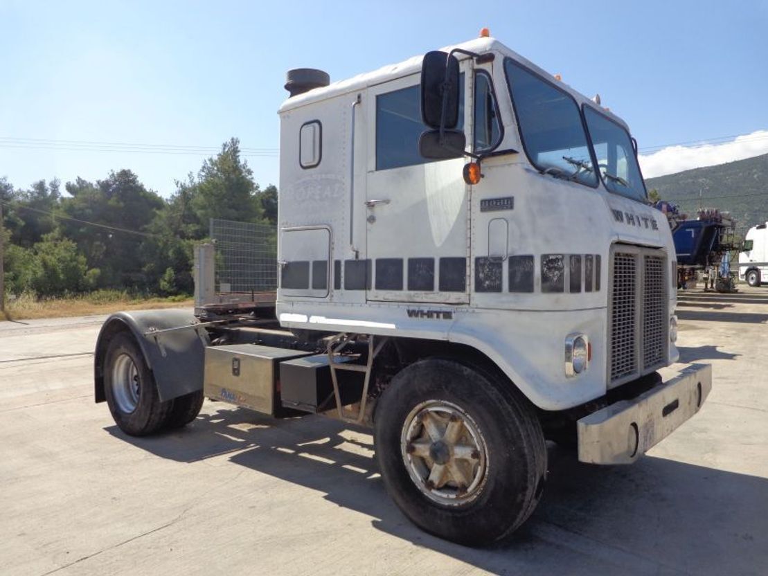 White WHITE (4X2) TYPE : RC 42B 06 - Xe đầu kéo: hình 2 White WHITE (4X2) TYPE : RC 42B 06 - Xe đầu kéo: hình 2