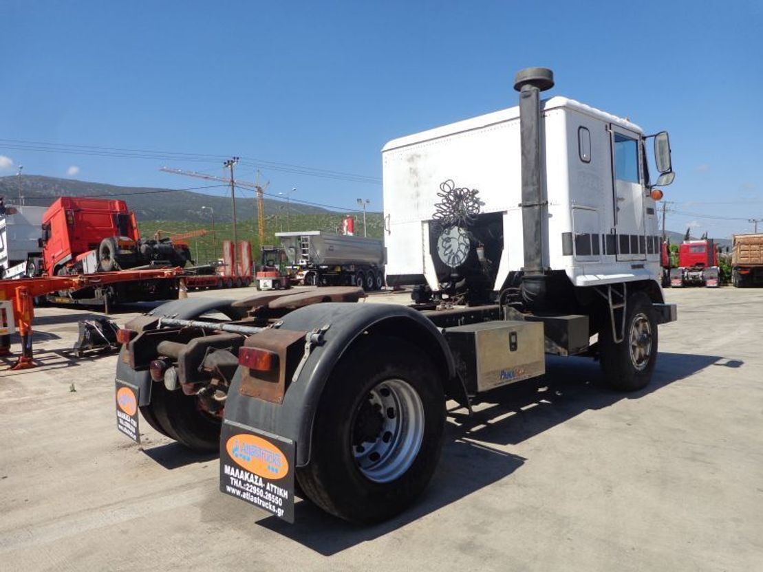 White WHITE (4X2) TYPE : RC 42B 06 - Xe đầu kéo: hình 4 White WHITE (4X2) TYPE : RC 42B 06 - Xe đầu kéo: hình 4