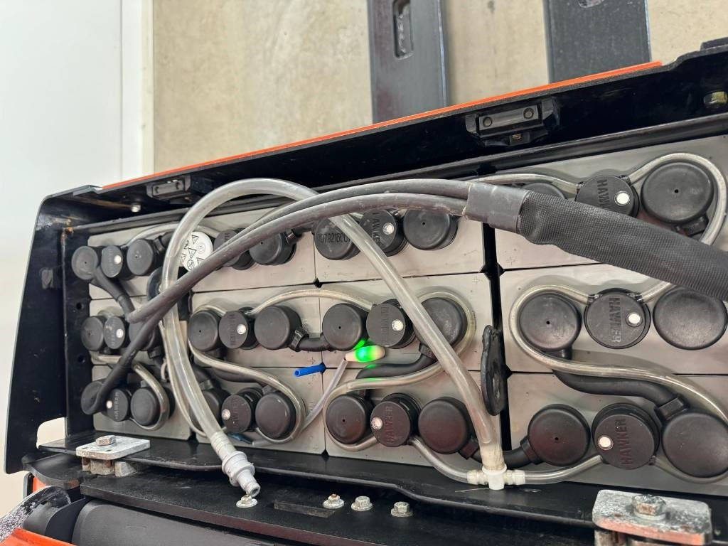 Toyota 10545 LPE200 - Xe tải nâng pallet: hình 4 Toyota 10545 LPE200 - Xe tải nâng pallet: hình 4