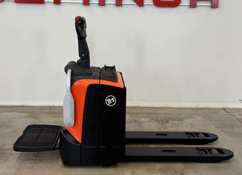 Toyota 10792 LPE 200 - Xe tải nâng pallet: hình 3 Toyota 10792 LPE 200 - Xe tải nâng pallet: hình 3