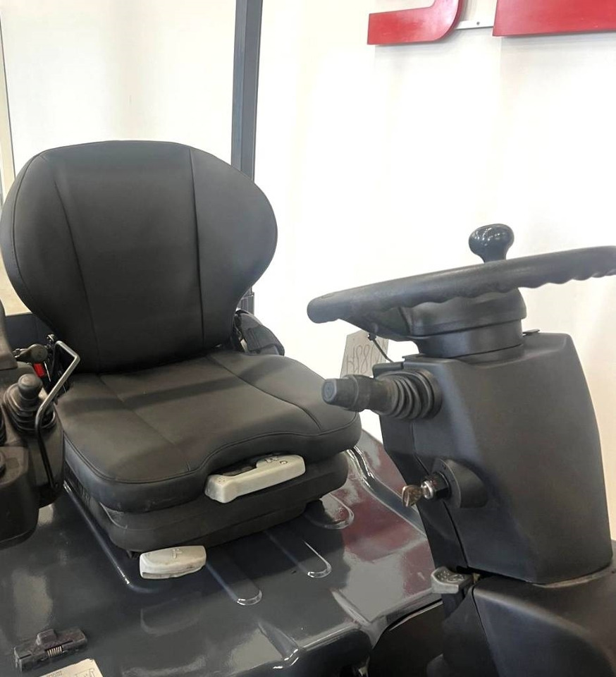 Toyota 10824 8FBET20 - Xe nâng điện: hình 4 Toyota 10824 8FBET20 - Xe nâng điện: hình 4