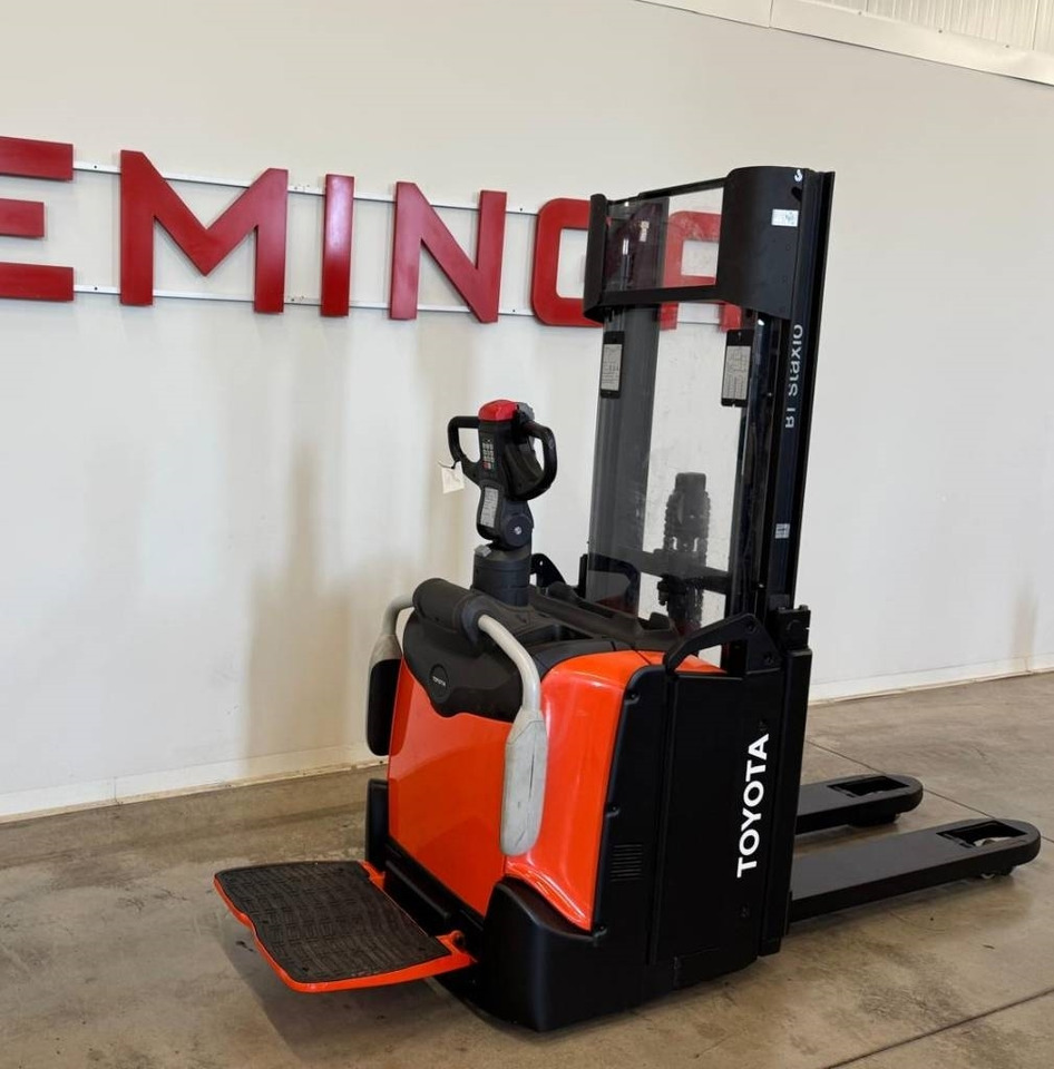 Toyota 10918 SPE120L - Máy xếp chồng: hình 5 Toyota 10918 SPE120L - Máy xếp chồng: hình 5