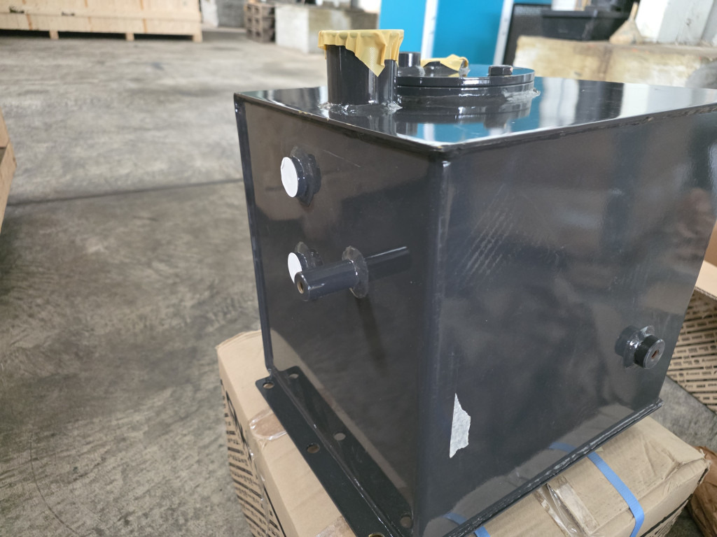 Case 31MJ-01016CG - 31MJ-01016 - Bồn thủy lực cho Máy móc xây dựng: hình 2 Case 31MJ-01016CG - 31MJ-01016 - Bồn thủy lực cho Máy móc xây dựng: hình 2