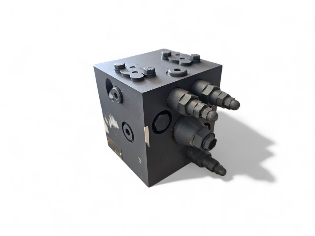 Case ND136679 - 4-9540000178 - Van thủy lực cho Máy móc xây dựng: hình 2 Case ND136679 - 4-9540000178 - Van thủy lực cho Máy móc xây dựng: hình 2
