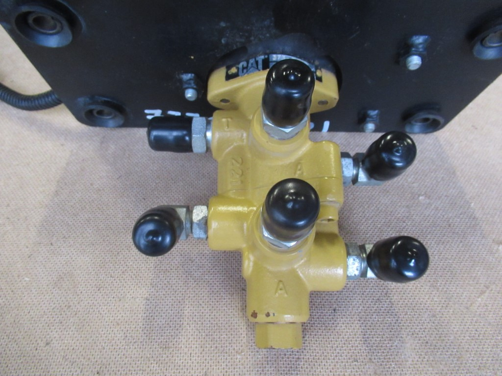 Caterpillar 3734532 - Bàn đạp cho Máy móc xây dựng: hình 2 Caterpillar 3734532 - Bàn đạp cho Máy móc xây dựng: hình 2