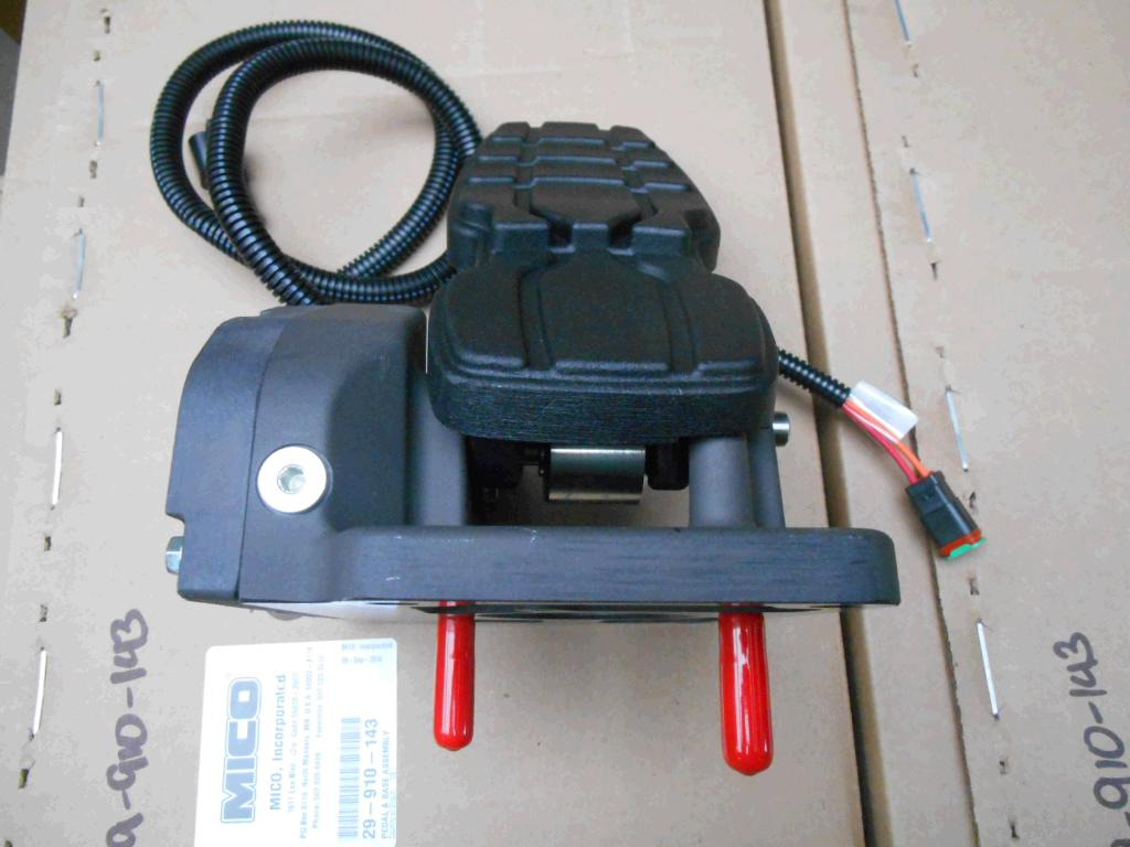 Caterpillar 3801377 - Bàn đạp cho Máy móc xây dựng: hình 4 Caterpillar 3801377 - Bàn đạp cho Máy móc xây dựng: hình 4