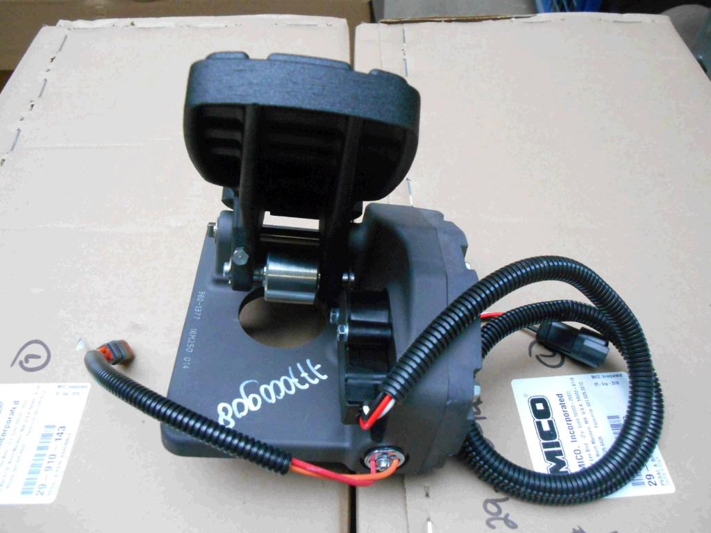 Caterpillar 3801377 - Bàn đạp cho Máy móc xây dựng: hình 2 Caterpillar 3801377 - Bàn đạp cho Máy móc xây dựng: hình 2