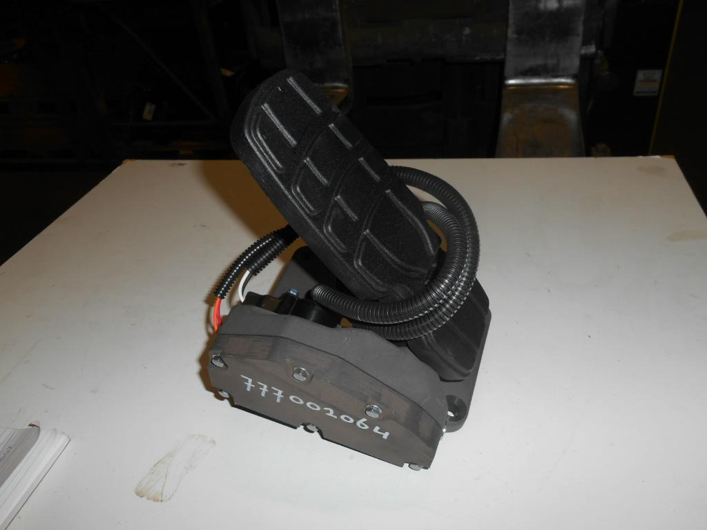 Caterpillar 426-0619 - - Bàn đạp cho Máy móc xây dựng: hình 1 Caterpillar 426-0619 - - Bàn đạp cho Máy móc xây dựng: hình 1