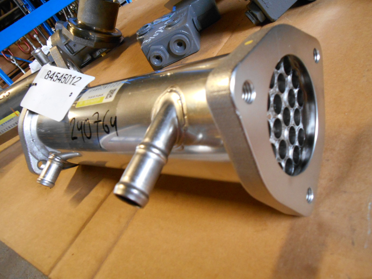 Hitachi 8980281121 - 8982127150 - Bộ làm mát EGR cho Máy móc nông nghiệp: hình 4 Hitachi 8980281121 - 8982127150 - Bộ làm mát EGR cho Máy móc nông nghiệp: hình 4