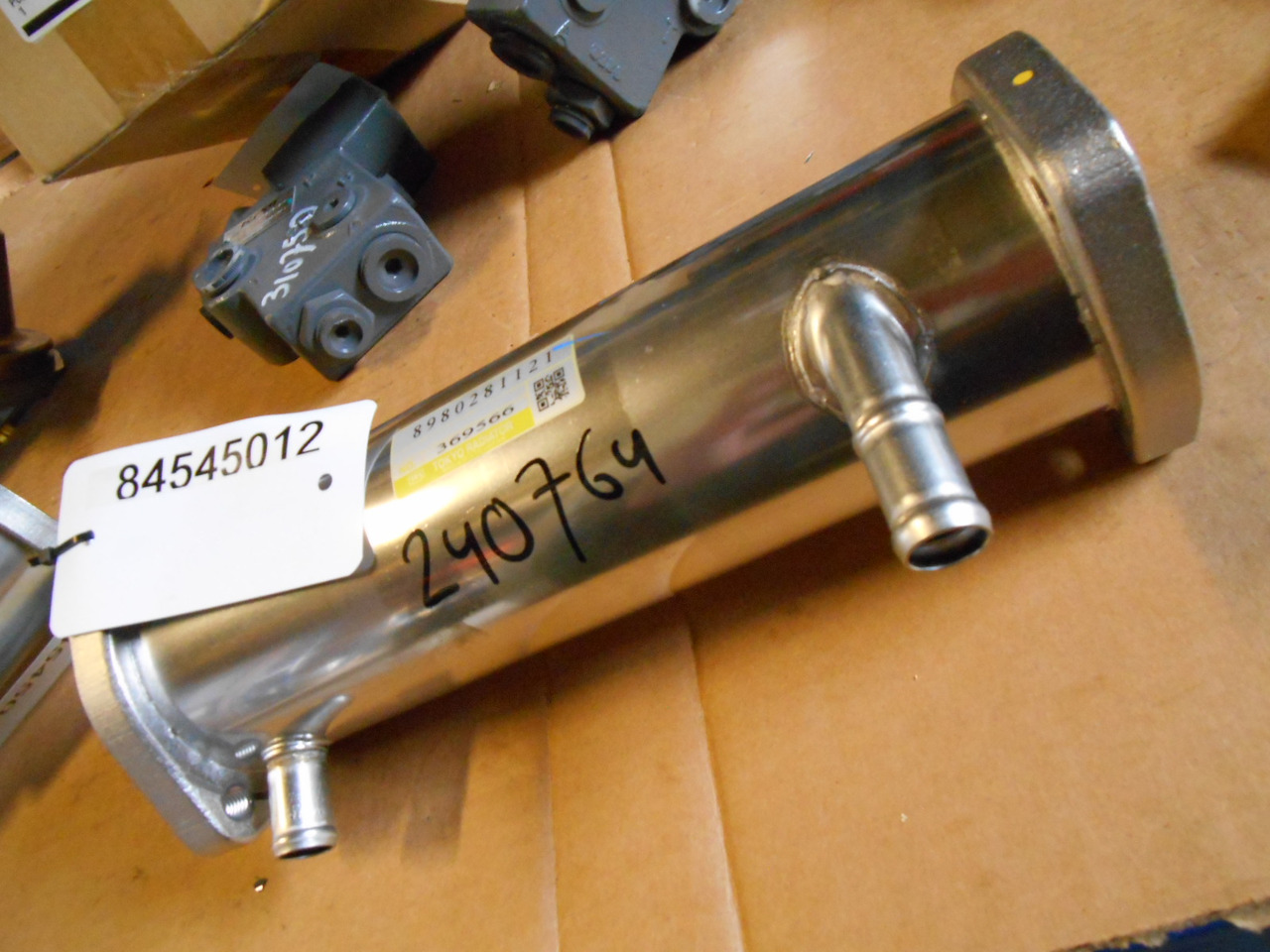 Hitachi 8980281121 - Bộ làm mát EGR cho Máy móc nông nghiệp: hình 2 Hitachi 8980281121 - Bộ làm mát EGR cho Máy móc nông nghiệp: hình 2