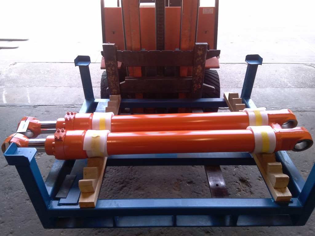 Hitachi 9256983 - 4645297 L - Xi lanh thủy lực cho Máy móc xây dựng: hình 1 Hitachi 9256983 - 4645297 L - Xi lanh thủy lực cho Máy móc xây dựng: hình 1