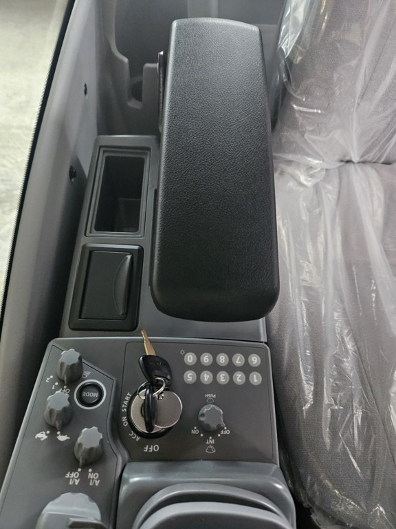 Hitachi ZX-5 ZX-6 - YA60044288 - Cabin cho Máy móc xây dựng: hình 2 Hitachi ZX-5 ZX-6 - YA60044288 - Cabin cho Máy móc xây dựng: hình 2