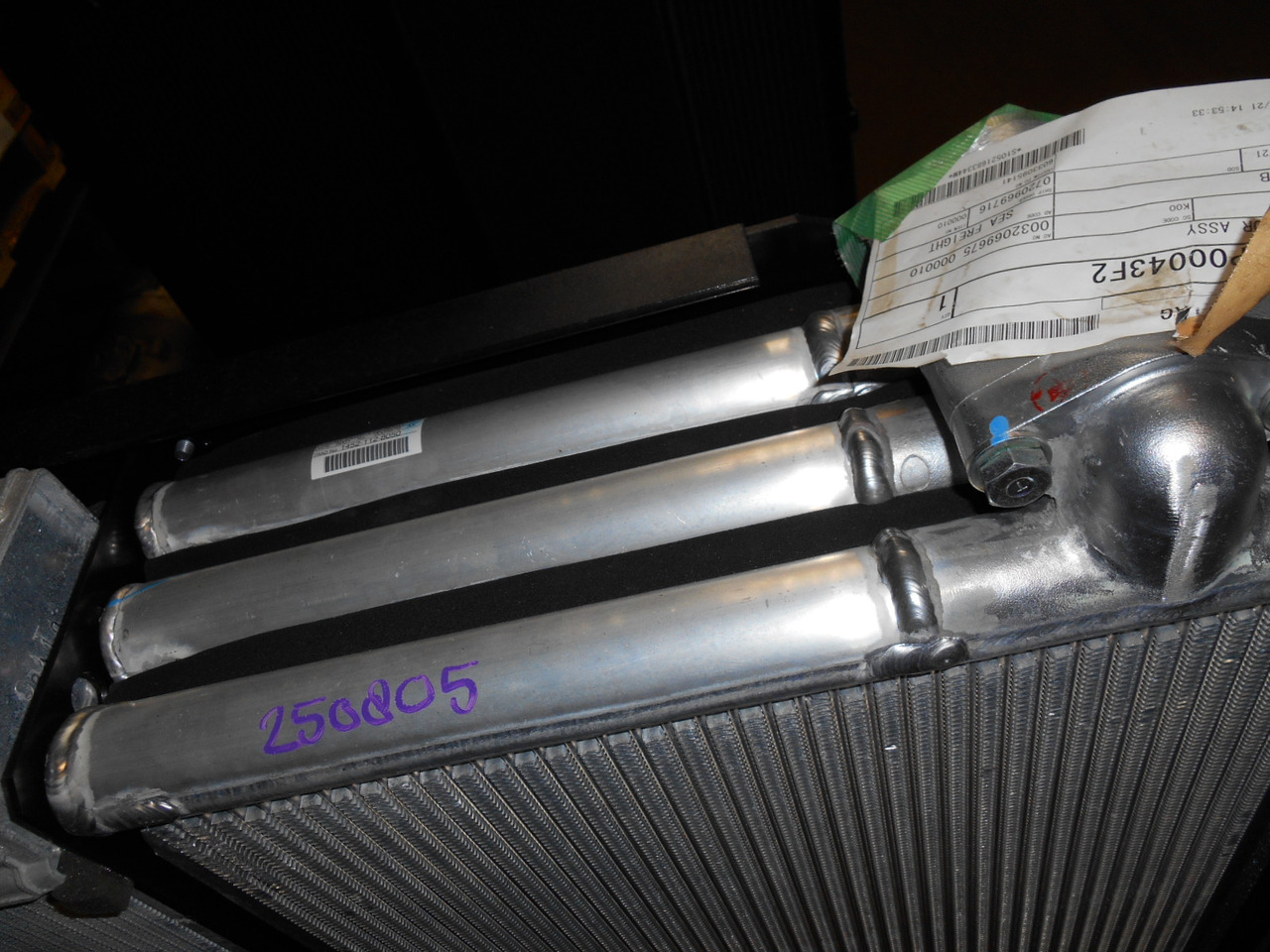 Kobelco LC05P00043F2 - LC05P00043S002 - Bộ làm mát dầu cho Máy móc xây dựng: hình 2 Kobelco LC05P00043F2 - LC05P00043S002 - Bộ làm mát dầu cho Máy móc xây dựng: hình 2