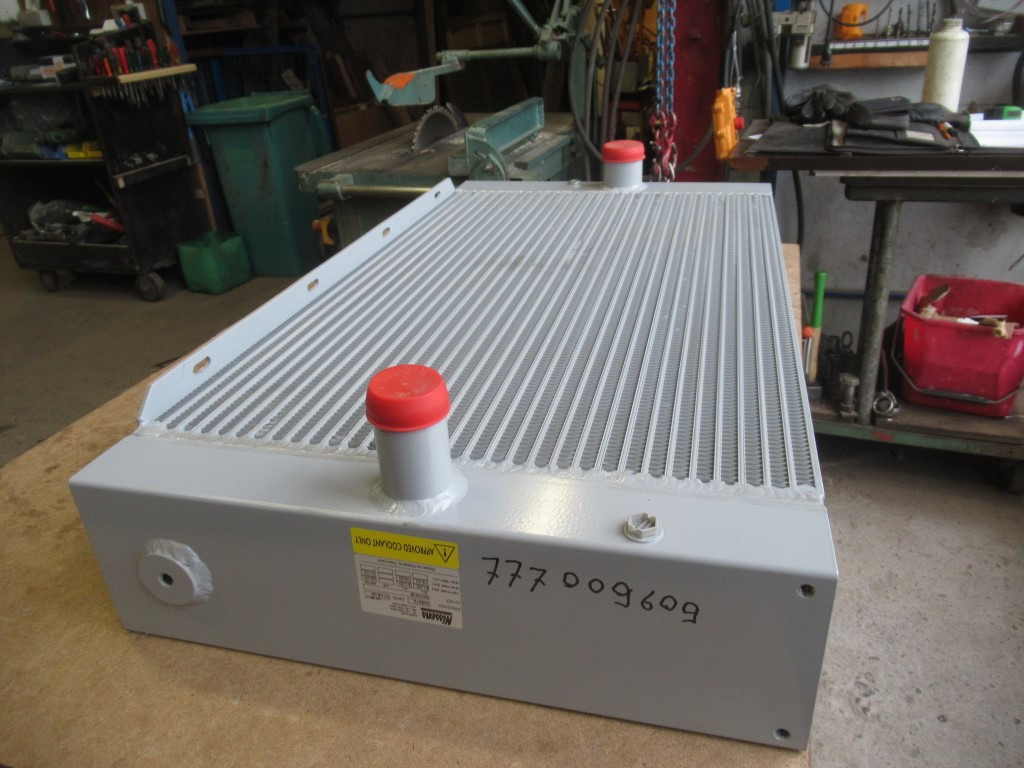 New Holland 6904526 - Bộ tản nhiệt cho Máy móc xây dựng: hình 2 New Holland 6904526 - Bộ tản nhiệt cho Máy móc xây dựng: hình 2