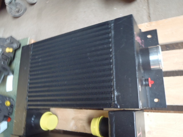 New Holland 6914286 - Bộ làm mát liên hợp cho Máy móc xây dựng: hình 1 New Holland 6914286 - Bộ làm mát liên hợp cho Máy móc xây dựng: hình 1