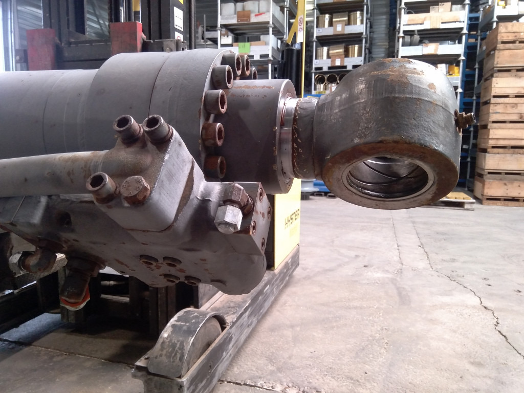 Volvo SA114604990 - SA114607450 - Xi lanh thủy lực cho Máy móc xây dựng: hình 2 Volvo SA114604990 - SA114607450 - Xi lanh thủy lực cho Máy móc xây dựng: hình 2