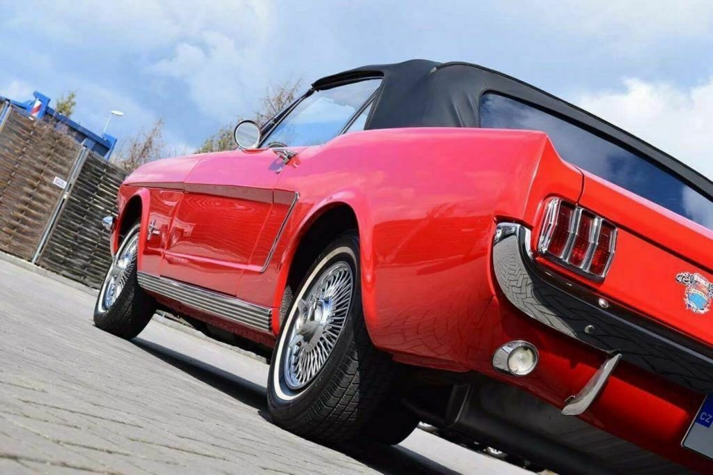 Ford Mustang Cabriolet - Xe hơi: hình 4 Ford Mustang Cabriolet - Xe hơi: hình 4
