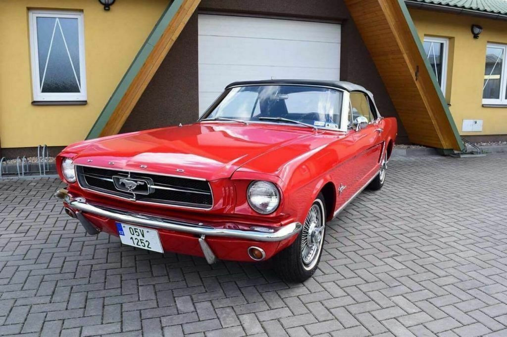 Ford Mustang Cabriolet - Xe hơi: hình 3 Ford Mustang Cabriolet - Xe hơi: hình 3