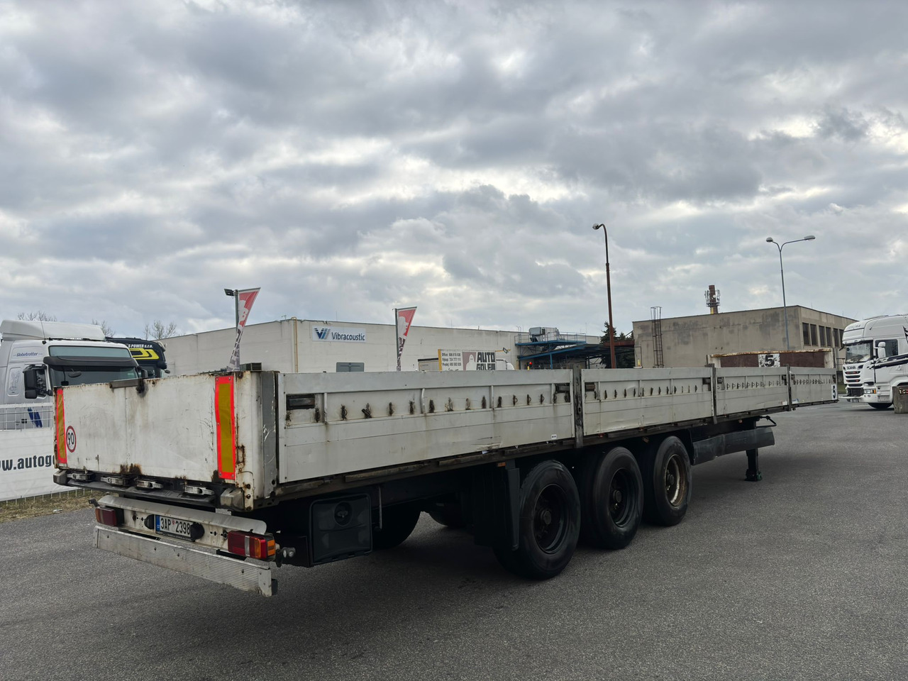 KRONE SD P - Sơ mi rơ moóc thùng lửng/ Phẳng: hình 4 KRONE SD P - Sơ mi rơ moóc thùng lửng/ Phẳng: hình 4