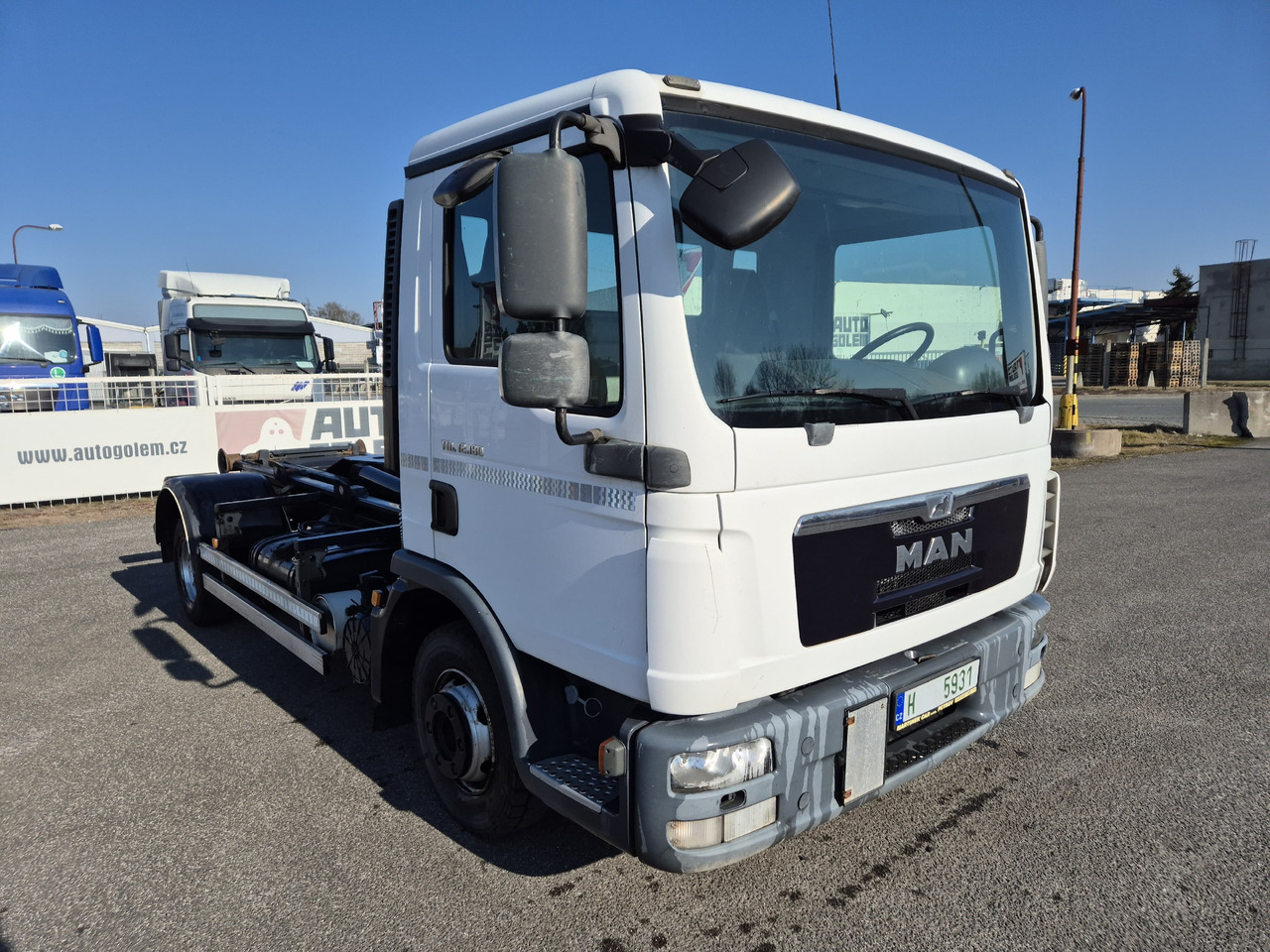 MAN TGL 12.180 - Xe tải nâng móc: hình 2 MAN TGL 12.180 - Xe tải nâng móc: hình 2