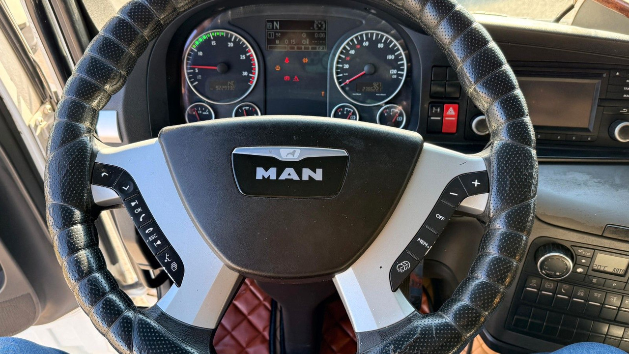 MAN TGX 24.480 - Xe tải thùng mui bạt: hình 5 MAN TGX 24.480 - Xe tải thùng mui bạt: hình 5