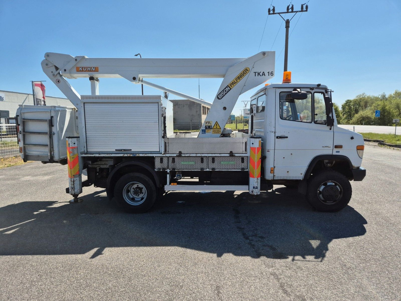 Mercedes-Benz Vario 816 work platform - Nền bục trên không gắn trên xe tải: hình 3 Mercedes-Benz Vario 816 work platform - Nền bục trên không gắn trên xe tải: hình 3