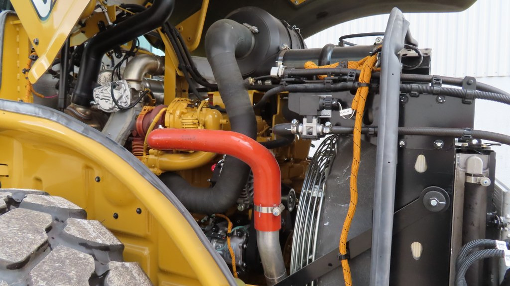 Máy đầm Caterpillar CS 74 B: hình 9