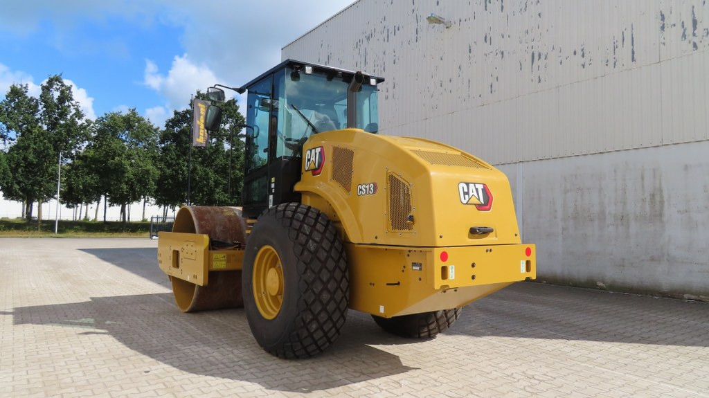 Caterpillar CS13 - Máy đầm: hình 4 Caterpillar CS13 - Máy đầm: hình 4