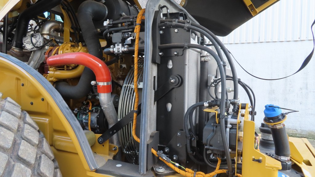 Máy đầm Caterpillar CS66B: hình 11
