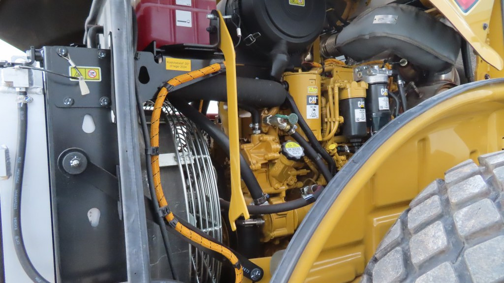 Máy đầm Caterpillar CS66B: hình 9