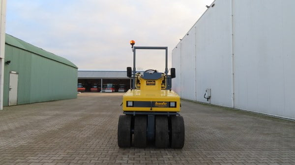 Máy lăn khí nén Sakai TS 160: hình 7