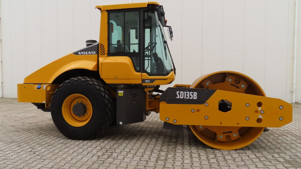 Volvo SD 135 B - Máy đầm: hình 1 Volvo SD 135 B - Máy đầm: hình 1