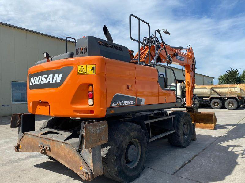 Doosan DX160W - Máy xúc bánh lốp: hình 3 Doosan DX160W - Máy xúc bánh lốp: hình 3