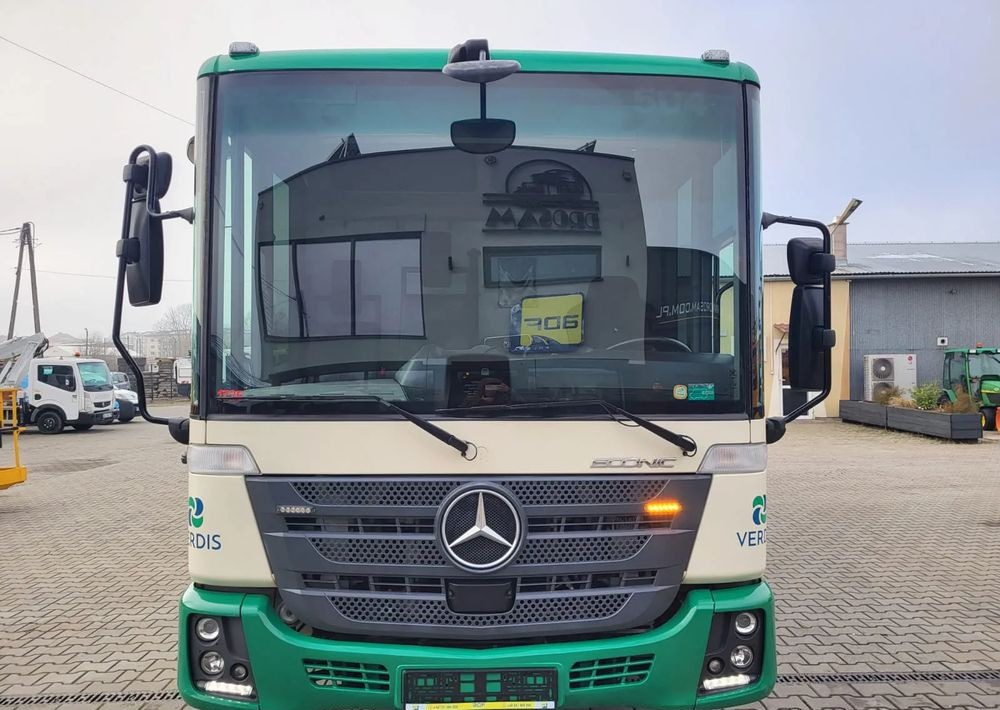 Mercedes-Benz Econic 2630 dwukomorowa - Xe tải chở rác: hình 3 Mercedes-Benz Econic 2630 dwukomorowa - Xe tải chở rác: hình 3
