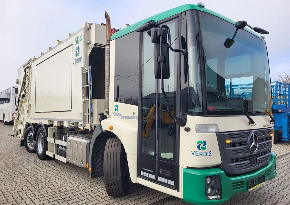 Mercedes-Benz Econic 2630 dwukomorowa - Xe tải chở rác: hình 2 Mercedes-Benz Econic 2630 dwukomorowa - Xe tải chở rác: hình 2